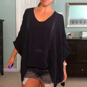 ***CLOSET CLEANOUT***Navy Blue flowy top